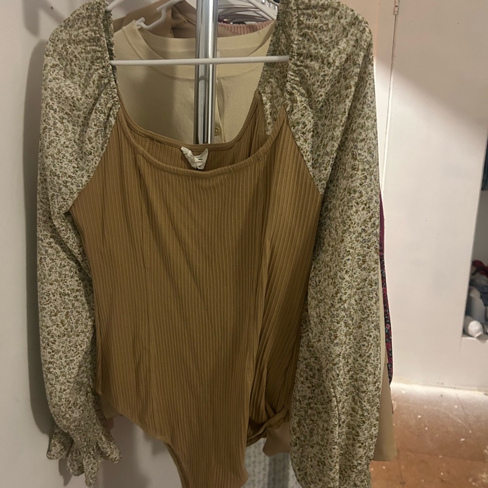 Floral Sleeve Ribbed Bodysuit